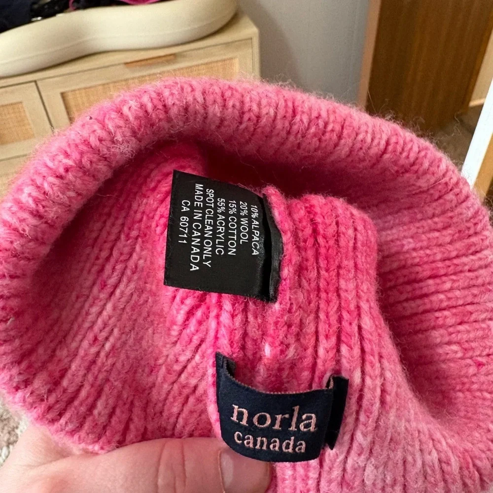 Norla Canada Fuchsia Knit Pom Beanie Hat 💗